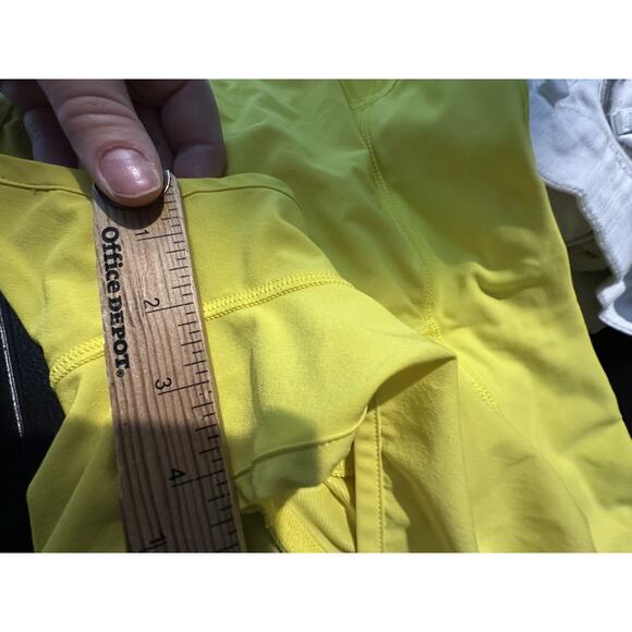 Lululemon Size 6? Women Speed Up Short 2” Running Zip Pocket Yoga Gym Q01 - Picture 7 of 8